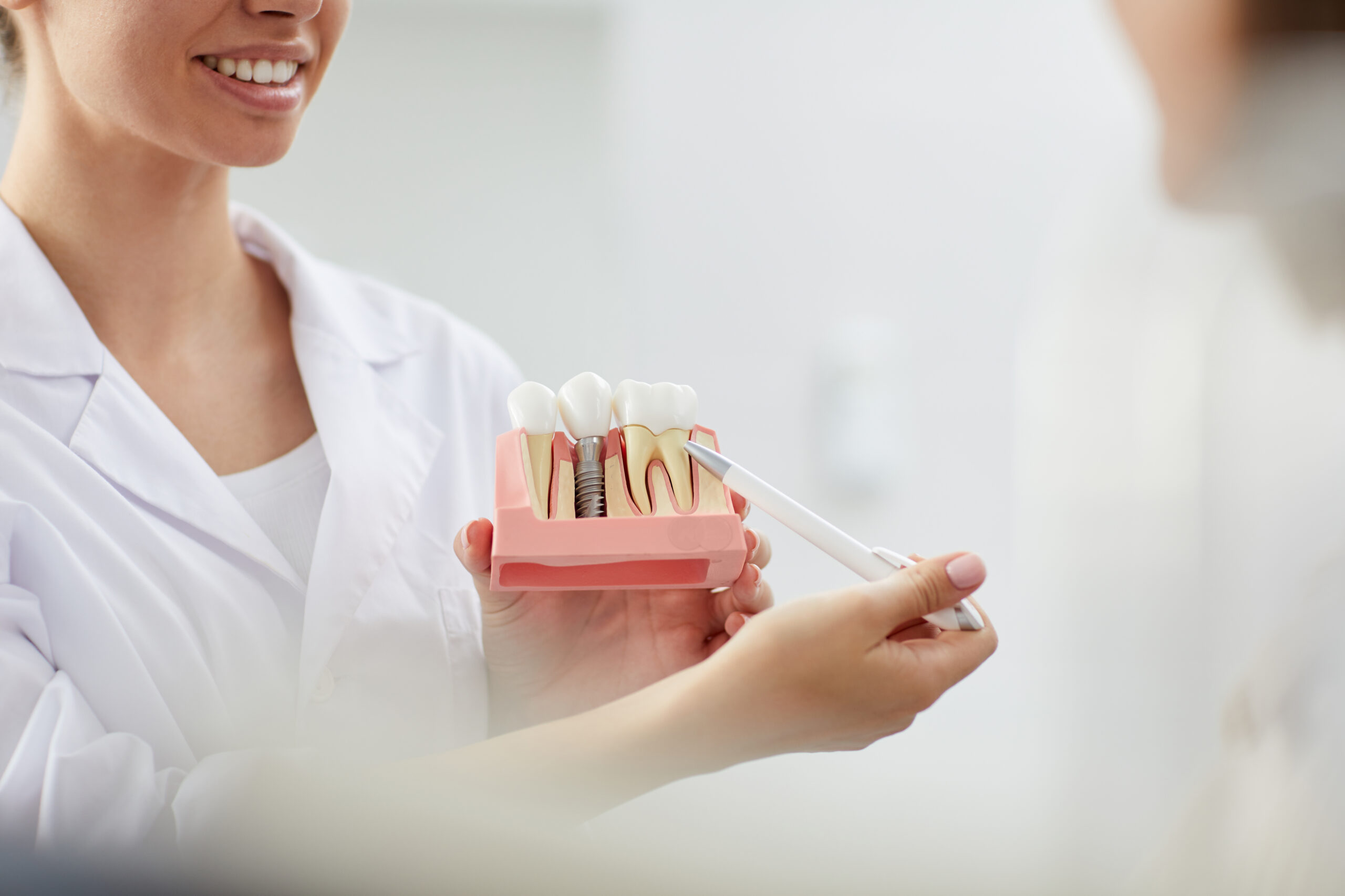 are dental implants safe for people with autoimmune disorders